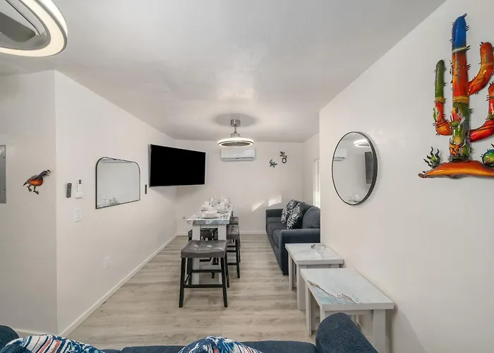 3br 2ba Cozy With Jacuzzi Near Downtown Сasa de vacaciones *