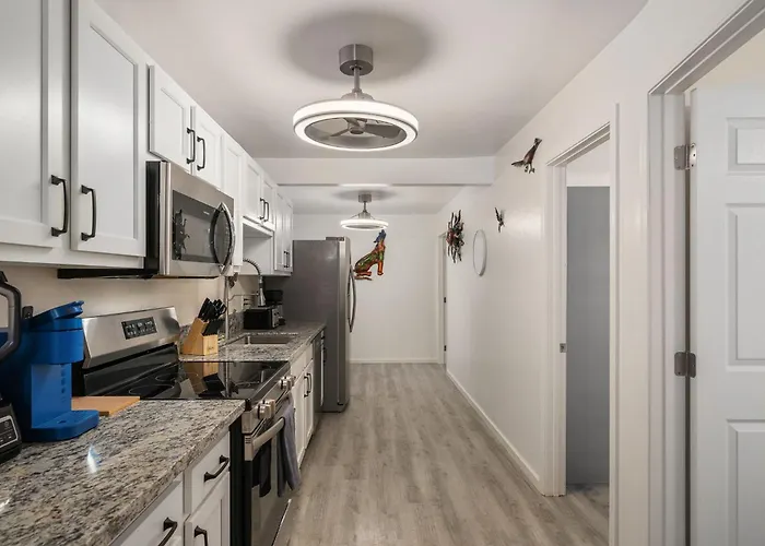 3br 2ba Cozy With Jacuzzi Near Downtown Сasa de vacaciones *