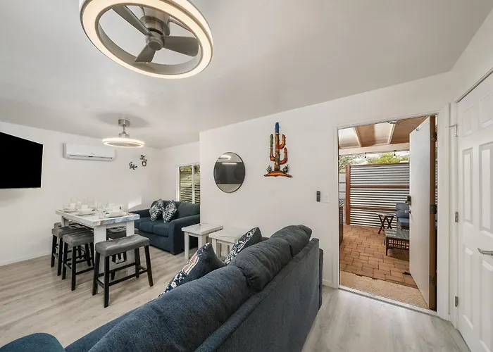Сasa de vacaciones 3br 2ba Cozy With Jacuzzi Near Downtown *