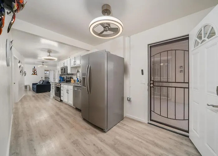 3br 2ba Cozy With Jacuzzi Near Downtown