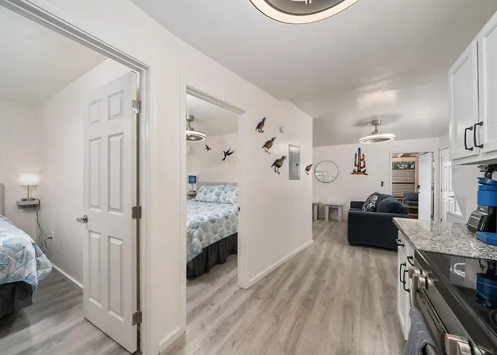 3br 2ba Cozy With Jacuzzi Near Downtown
