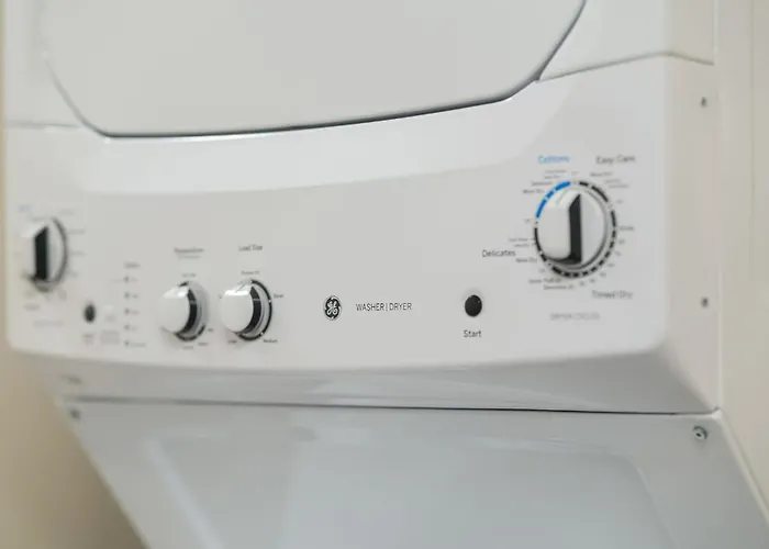 3br 2ba Cozy With Jacuzzi Near Downtown *