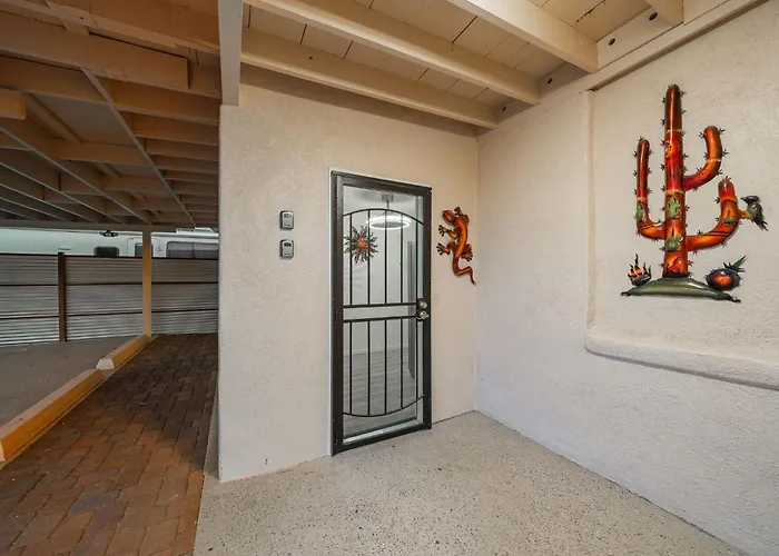 Сasa de vacaciones 3br 2ba Cozy With Jacuzzi Near Downtown *