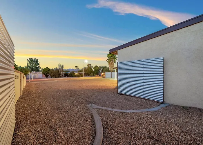 3br 2ba Cozy With Jacuzzi Near Downtown Tucson