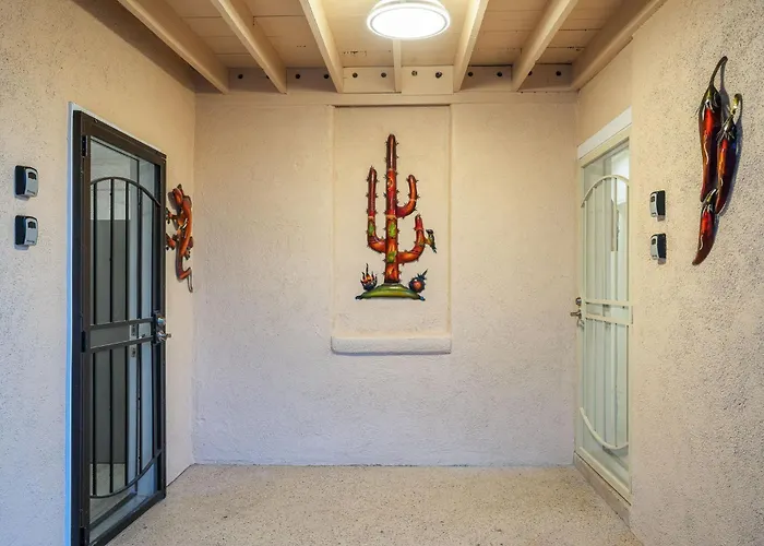 3br 2ba Cozy With Jacuzzi Near Downtown Tucson